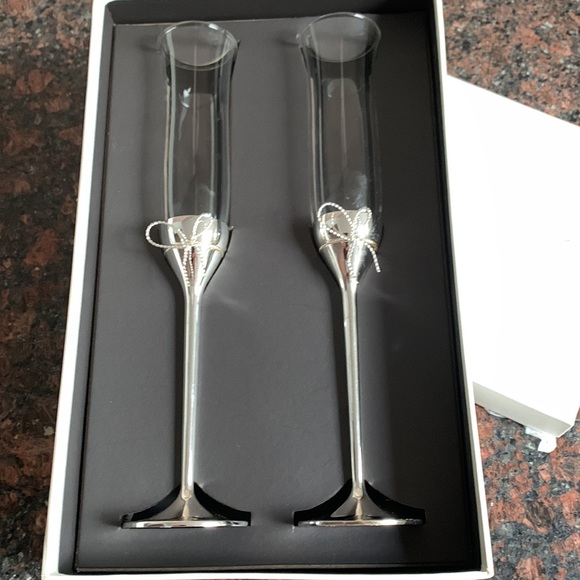 Vera Wang champagne flutes - Picture 2 of 3